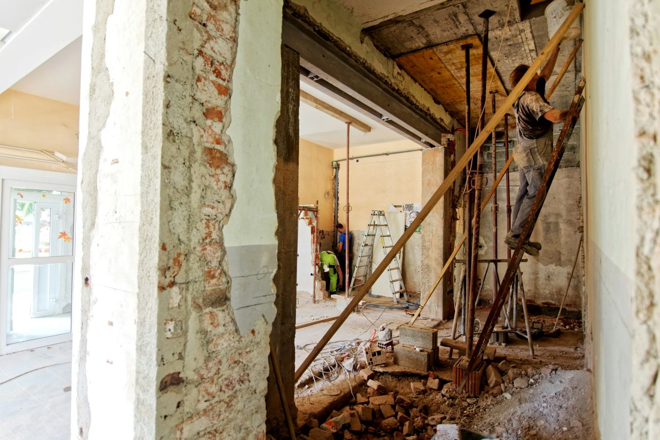 Burzenie ściany nośnej